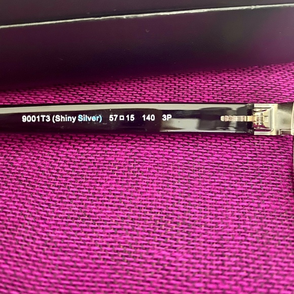 Coach sunglasses with case and cleaning cloth - Picture 8 of 11